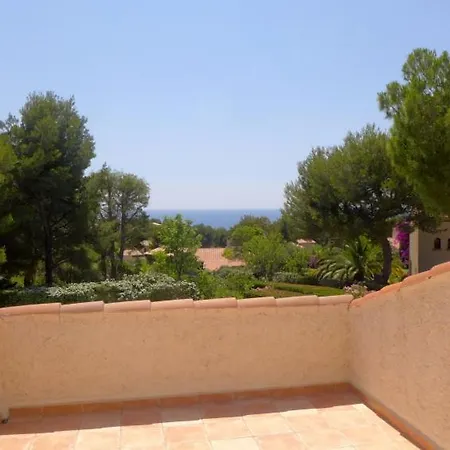 Sleeps 8 Pool Wifi Holiday home