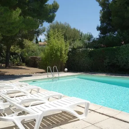 Holiday home Sleeps 8 Pool Wifi La Madrague